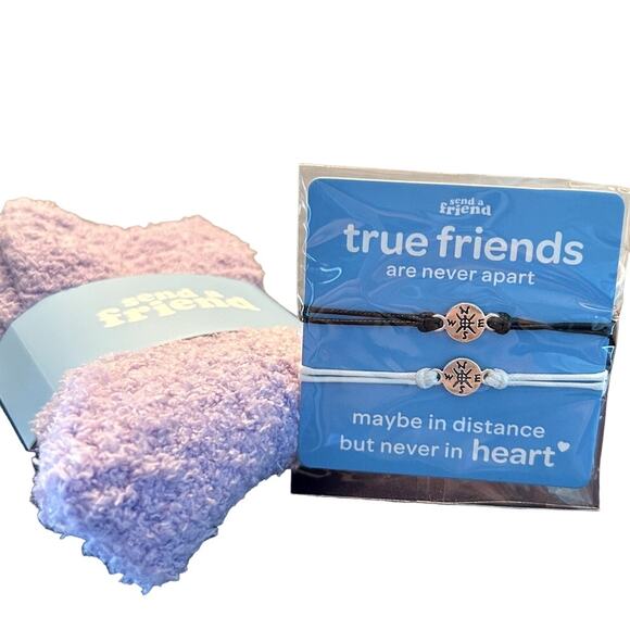 Friends Gift Set NWT One pair of purple fuzzy socks and Two Friends bracelets - Picture 2 of 4